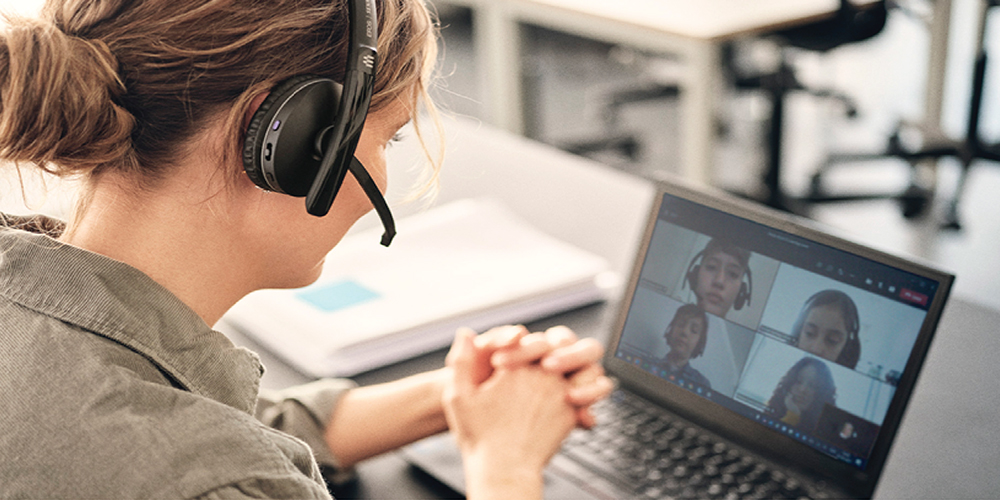 ชุดหูฟังสำหรับการสอนออนไลน์ ตัวช่วยชั้นเยี่ยมสำหรับคุณครูในช่วง Learn from home