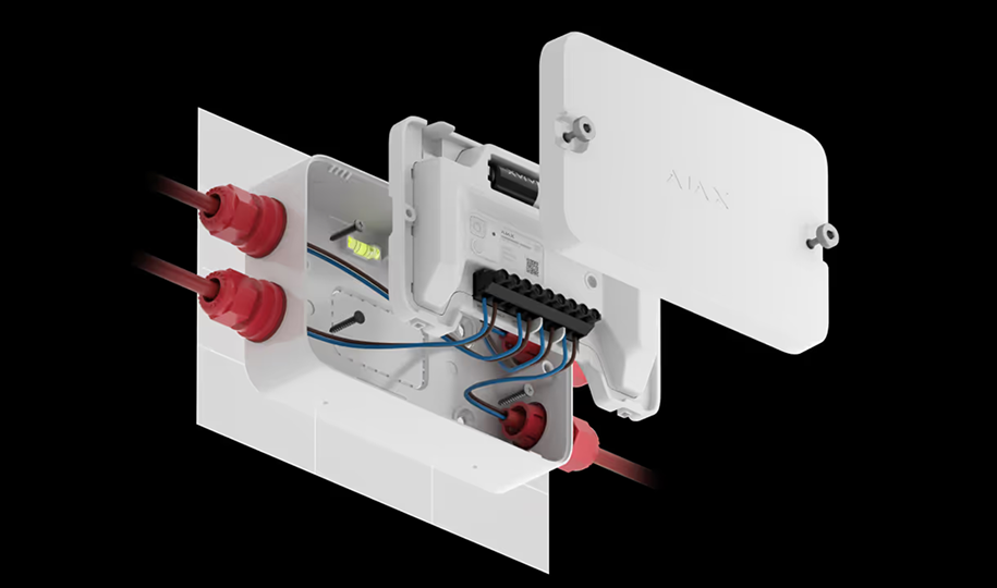 EN54 I/O Module (2X2) Jeweller is mounted easily onto the SmartBracket panel — no need to disassemble the casing.